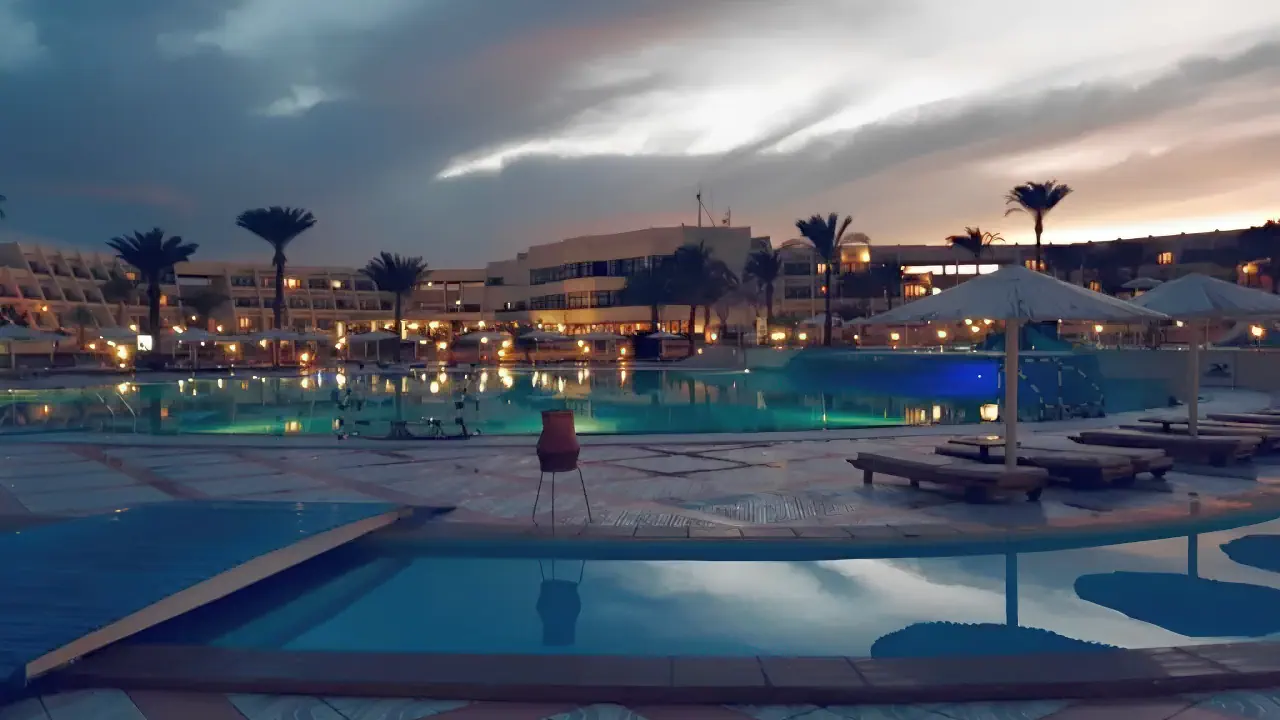 الفندق فاروه أزور ريزورت - الغردقة